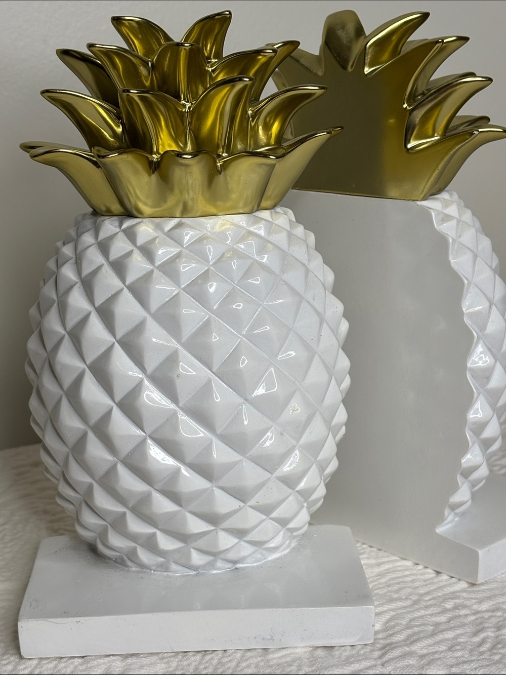 Gold & White Pineapple Sculpture Bookends - Decorative Home Accent - Picture 3 of 8